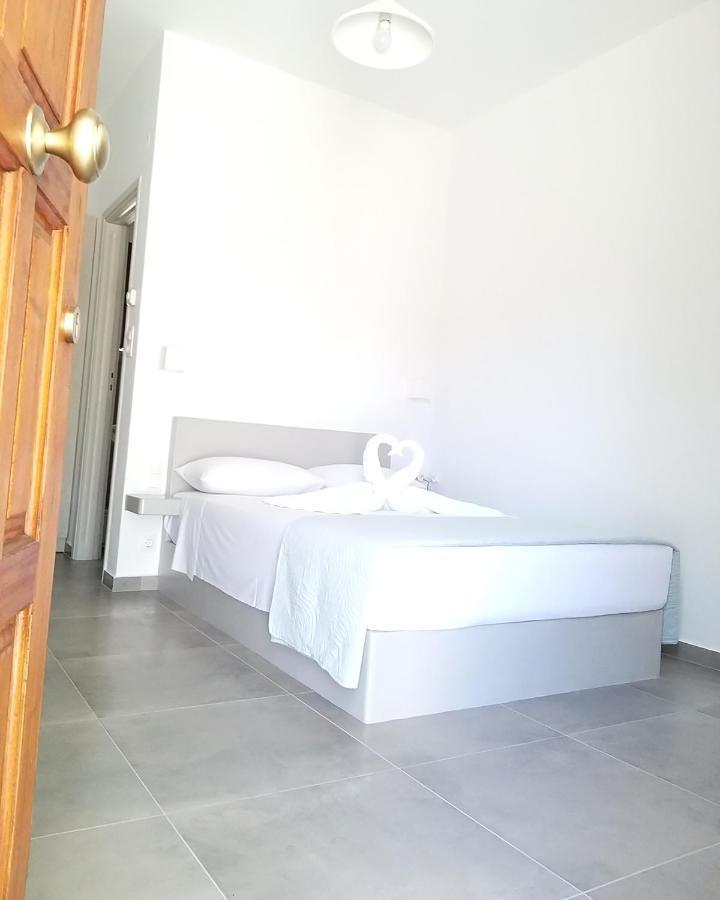 Mavrikou Helen Apartments 斯基罗斯岛 外观 照片