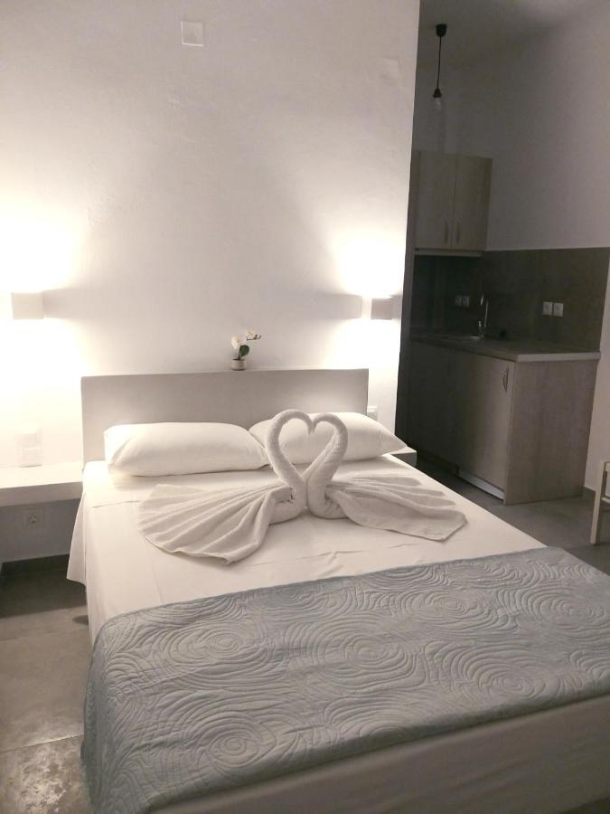 Mavrikou Helen Apartments 斯基罗斯岛 外观 照片