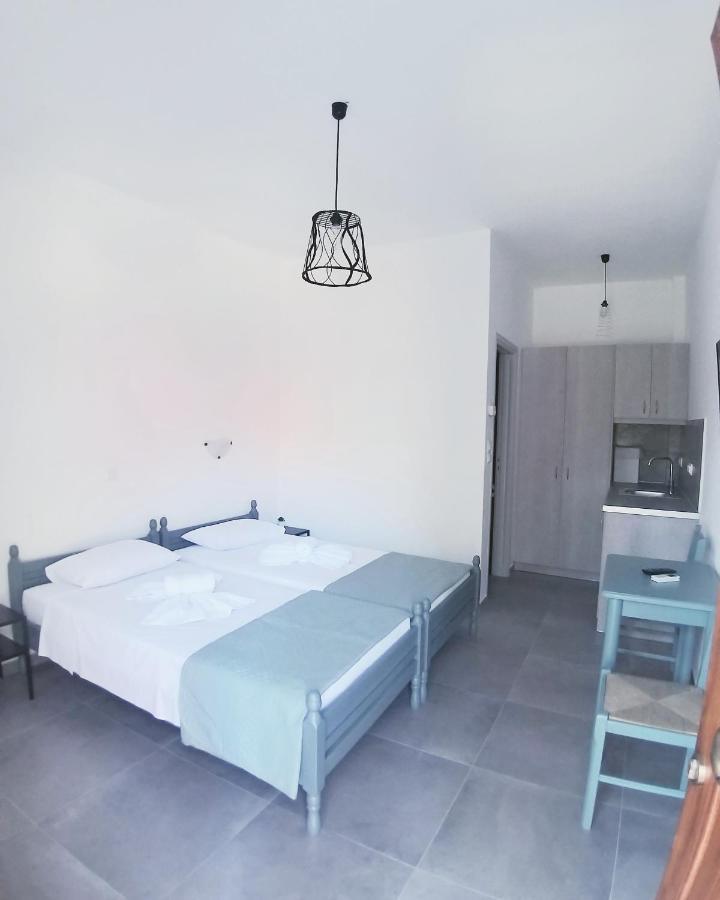 Mavrikou Helen Apartments 斯基罗斯岛 外观 照片