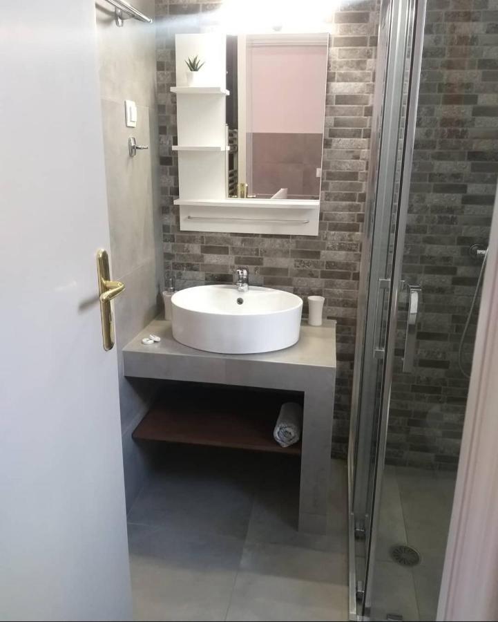 Mavrikou Helen Apartments 斯基罗斯岛 外观 照片